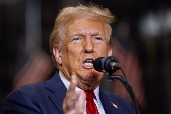 25 September 2024, US, Cherokee: Former US president and Republican presidential nominee Donald Trump speaks at a campaign rally inside the Mosack Group manufacturing warehouse in Mint Hill. Photo: Melissa Melvin-Rodriguez/TNS via ZUMA Press Wire/dpa