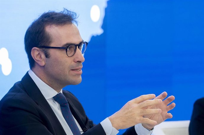 Archivo - El ministro de Economía, Comercio y Empresa, Carlos Cuerpo