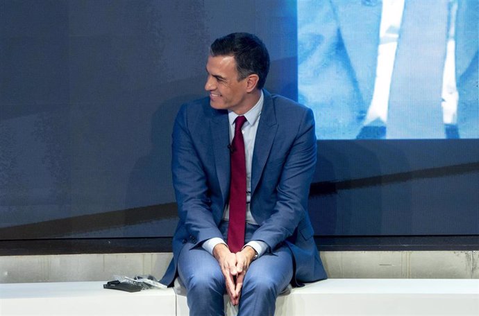 Archivo - El presidente del Gobierno, Pedro Sánchez, interviene en el acto conmemorativo del 30º aniversario de las Cumbres Iberoamericanas, en Casa de América, a 15 de noviembre de 2021, en Madrid (España). 