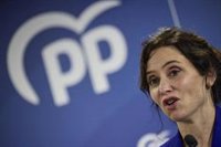 Ayuso apunta que tras el "80-90%" de reyertas, violaciones y atracos hay drogas si "uno atiende a los titulares"