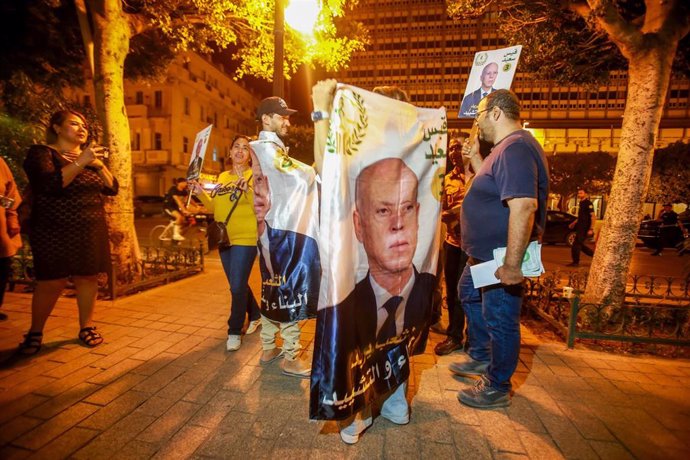 Simpatizantes de Kais Saied se manifestan en Túnez 