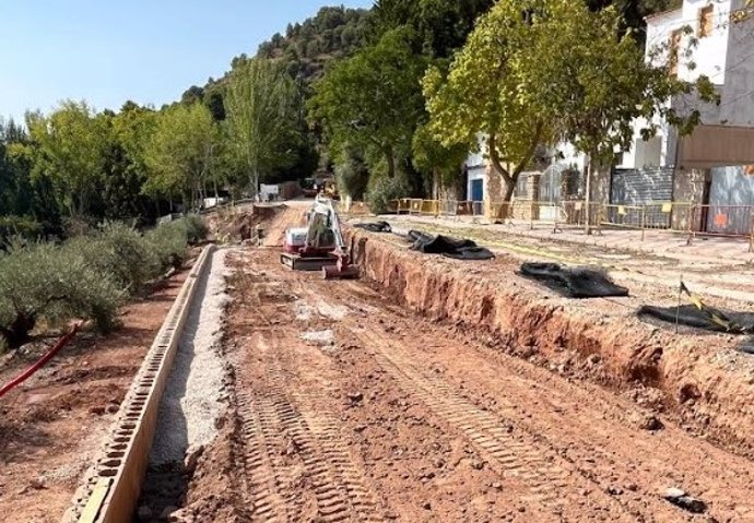 Obras acometidas en la JA-5200 acceso a la localidad de Cabra del Santo Cristo.