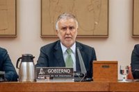 Torres responde a Ayuso que "se equivoca" si une inmigración a delincuencia "como si fuesen un igual"