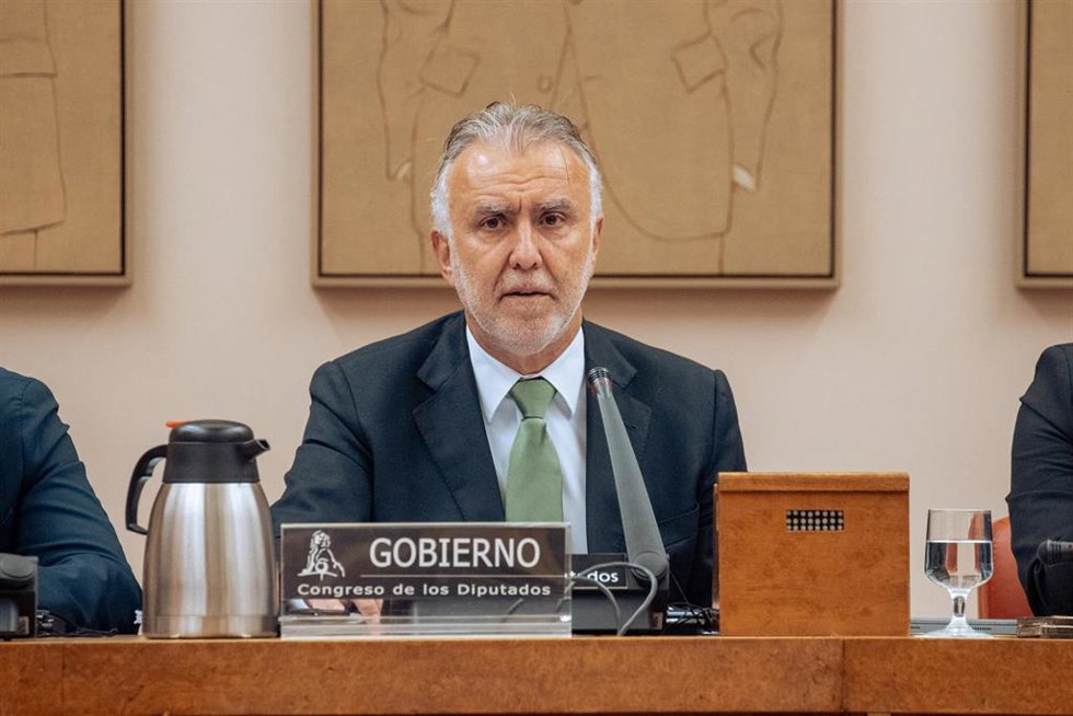 Archivo - El ministro de Política Territorial y Memoria Democrática, Ángel Víctor Torres, comparece durante una comisión, en el Congreso de los Diputados, a 20 de marzo de 2024, en Madrid (España). Durante la comparecencia, el ministro ha informado sobr