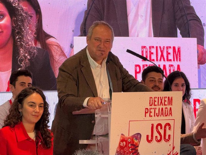 El ministro de Industria y Turismo, Jordi Hereu, en el cierre del 18 congreso de la JSC