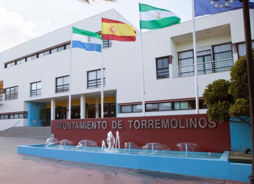 Archivo - Fachada del Ayuntamiento de Torremolinos. Imagen de archivo.