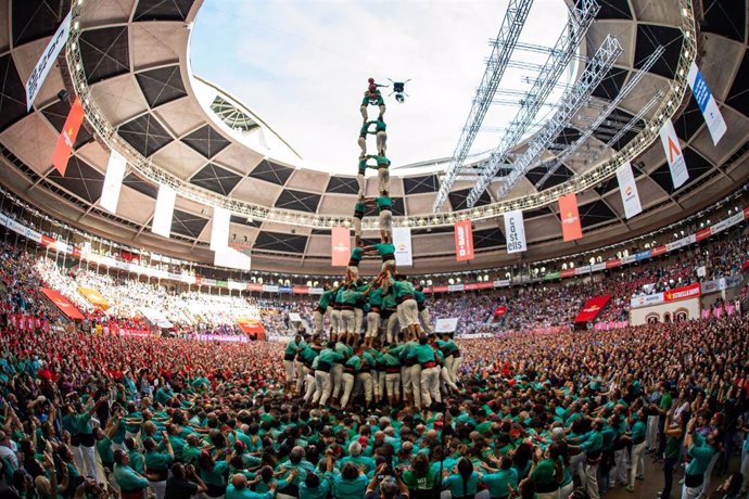 La Castellers de Vilafranca levantando un '3 de 10 amb folre i manilles' este domingo