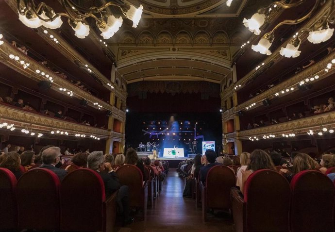 Una de las proyecciones de Seminci en el Teatro Calderón.