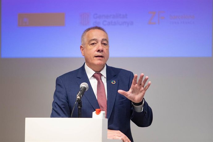 Archivo - El delegado especial del Estado en el CZFB, Pere Navarro, interviene durante la firma de la resolución del concurso de la parcela de Nissan en Zona Franca, a 13 de marzo de 2023, en Barcelona