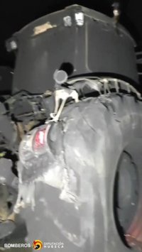 Un incendio en una nave de Pomar de Cinca (Huesca) calcina cuatro tractores, dos vehículos y un remolque