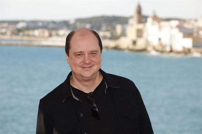 El director Mike Flanagan posa en el photocall del Festival de Sitges 2024, a 5 de octubre de 2024, en Sitges