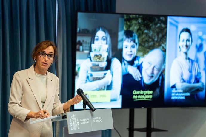 La Ministra de Sanidad, Mónica García, presenta en el ministerio de Sanidad, la campaña de vacunación contra la gripe y la Covid-19, a 7 de octubre de 2024, en Madrid (España). 