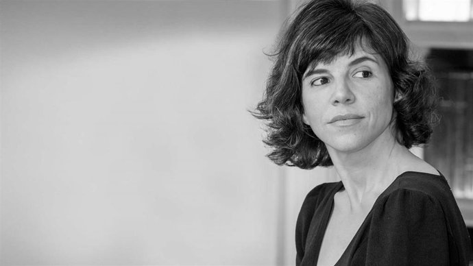 Jahel Queralt es profesora del Departamento de Derecho en la Universidad Pompeu Fabra de Barcelona. Licenciada en Derecho y en Ciencia Política, ha sido investigadora predoctoral en Oxford y posdoctoral en Zurich y Frankfurt.