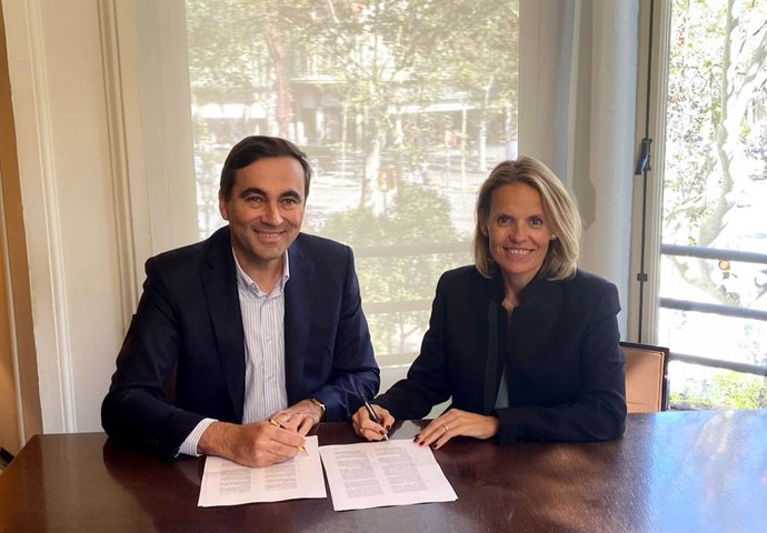 Firma de la compra de IDP por parte de Bureau Veritas