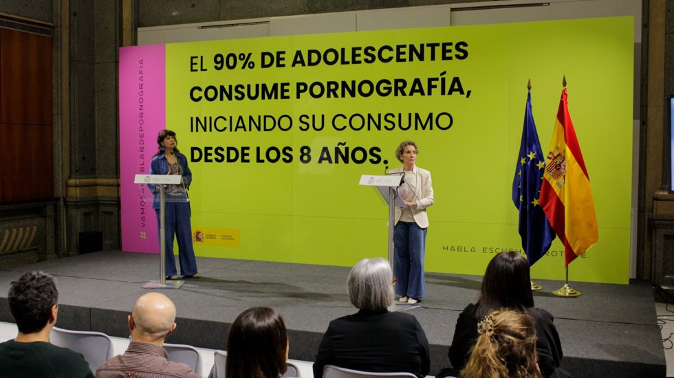 El Ministerio de Igualdad presenta la campaña '#Vamosahablardepornografía