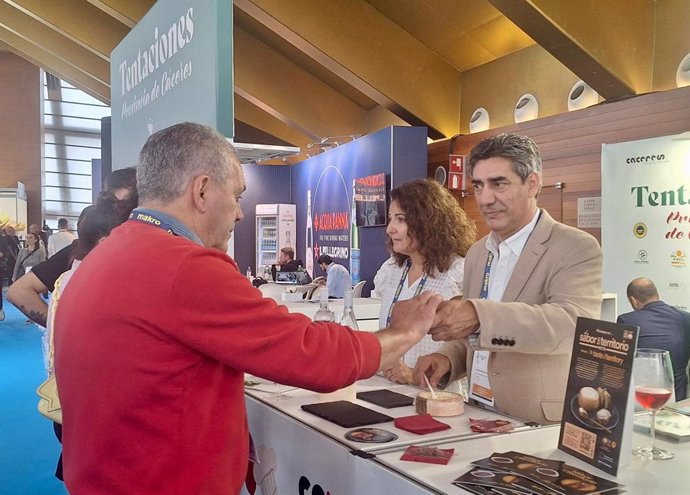 La Torta del Casar regresa a San Sebastian Gastronomika de la mano de un estrella Michelín para dar a conocer el queso