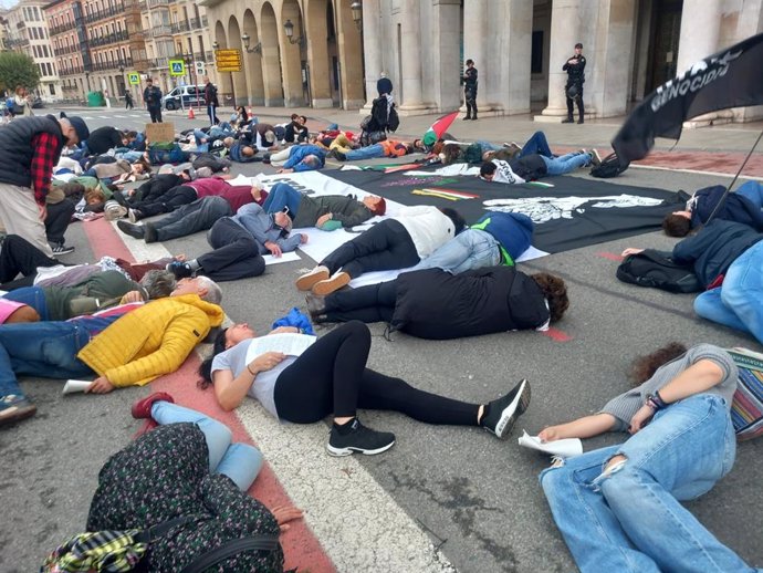 Acampada por Palestina pide al Gobierno de España suspender el comercio de armas con Israel y cumplir derechos humanos