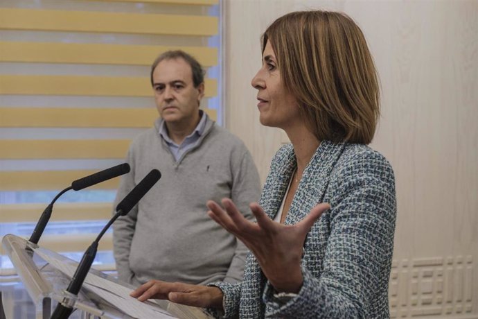 La diputada de Promoción Provincial y Desarrollo Rural Sostenible, Magdalena Rodríguez, en la presentación de la iniciativa con el presidente de Fecose, Roberto Manso.