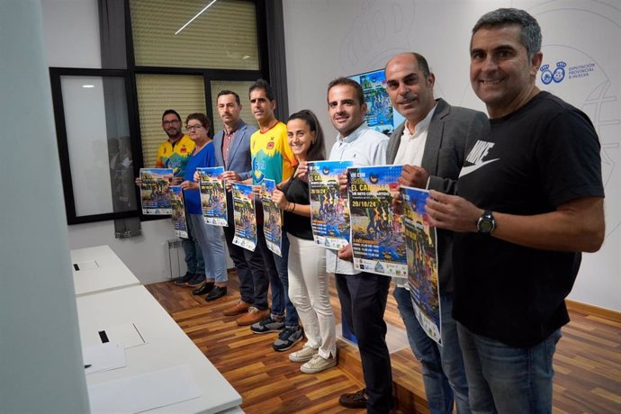 Presentación en la Diputación de la VIII Carrera por Montaña Snell El Campillo 'Un reto compartido' de El Campillo (Huelva).