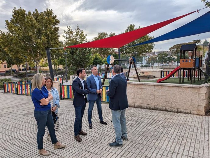 Visita a un parque infantil de Linares.