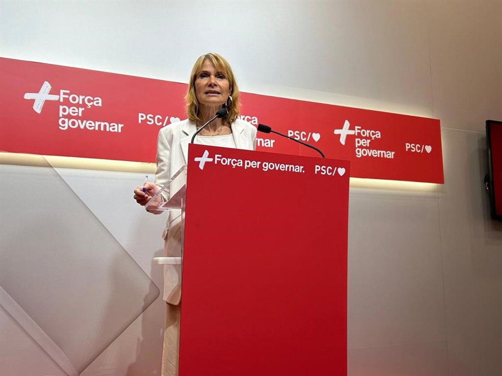 La viceprimera secretaria y portavoz del PSC, Llusa Moret, en una rueda de prensa