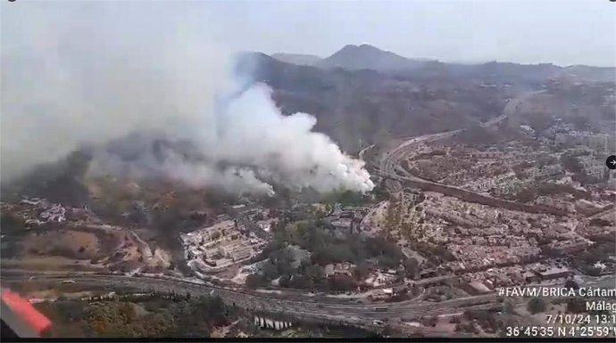 Declarado un incendio en un paraje de Málaga capital.