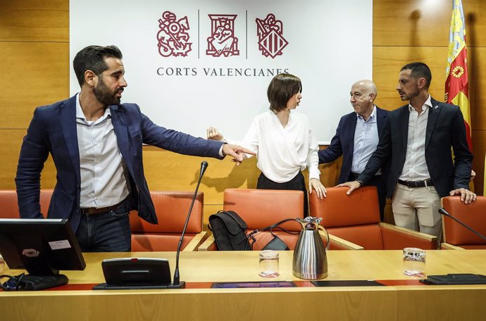 Archivo - Arxiu - (E-D) El portaveu del PSOE-PV a les Corts, José Muñoz; la secretària general del PSPV-PSOE, Diana Morant; el diputat del PSPV, Alejandro Soler i l'alcalde de Mislata, Carlos Fernández Bielsa, en una imatge d'arxiu