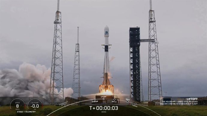 Lanzamiento de lamisión espacial Hera desde la Estación de la Fuerza Espacial de Cabo Cañaveral (Florida).