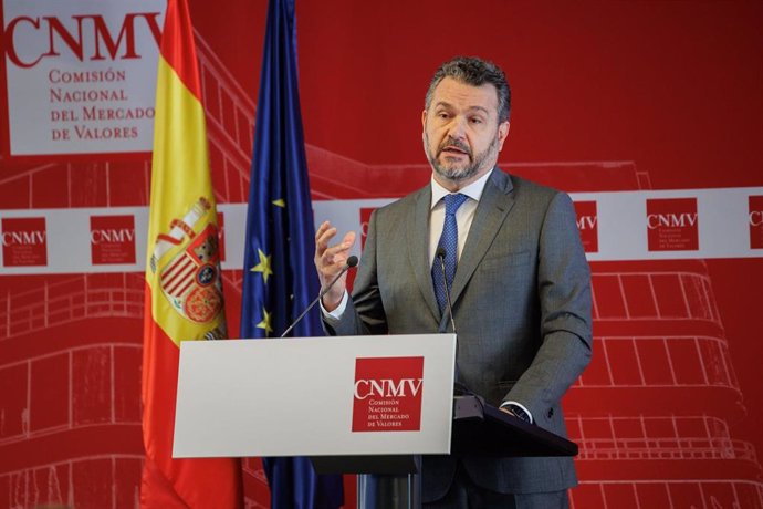 Archivo - El presidente de la CNMV, Rodrigo Buenaventura, presenta el plan de actividades de la entidad para 2024, en la sede de CNMV, a 27 de febrero de 2024, en Madrid (España).