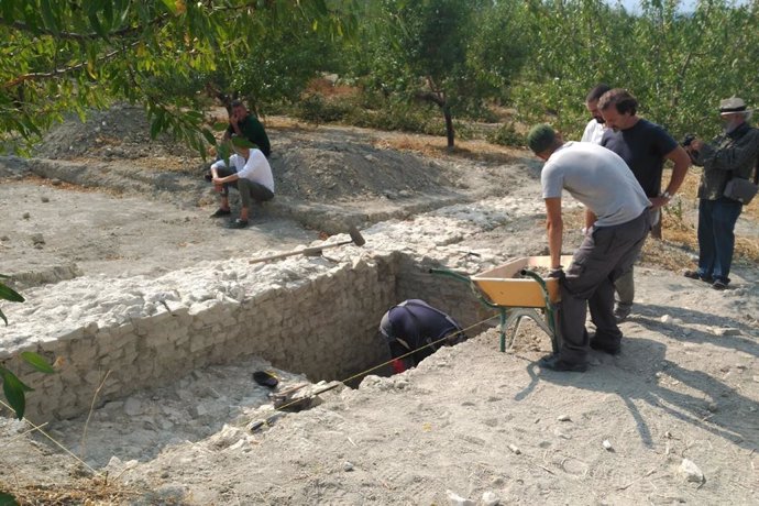 Excavación del anfiteatro de Torreparedones realizada hace años.