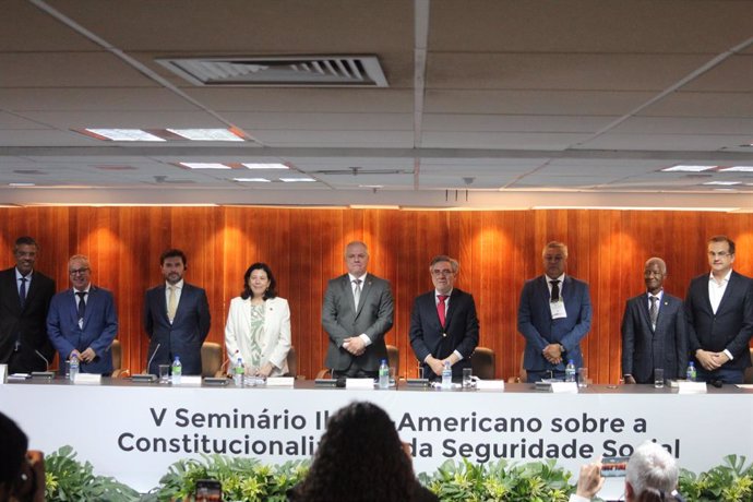   Foto del acto de apertura del V Seminario de Constitucionalización de la Seguridad Social, 23 y 24 de noviembre de 2023, Brasilia.  