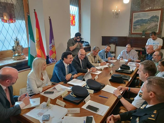 Reunión de la Junta Local de Seguridad con motivo de la Feria de San Lucas.