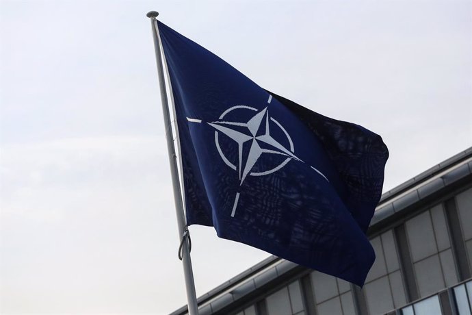 Archivo - February 15, 2023, Brussels, Brussels Capital Region, Belgium: The NATO flag floats on the day of a meeting of NATO Defence ministers at the NATO headquarters in Brussels, Belgium, February 15, 2023.