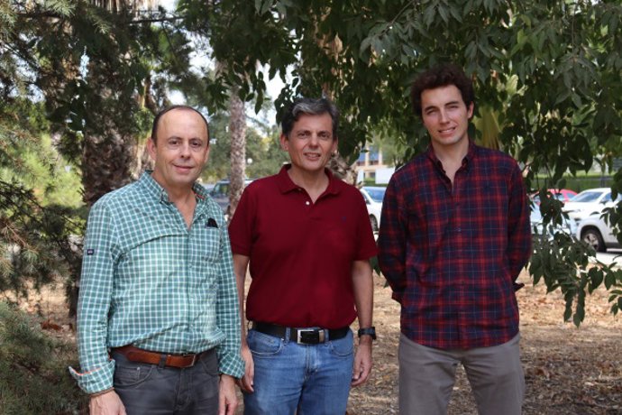 Los investigadores Emilio Camacho, Juan Antonio Rodríguez e Ignacio Gómez.