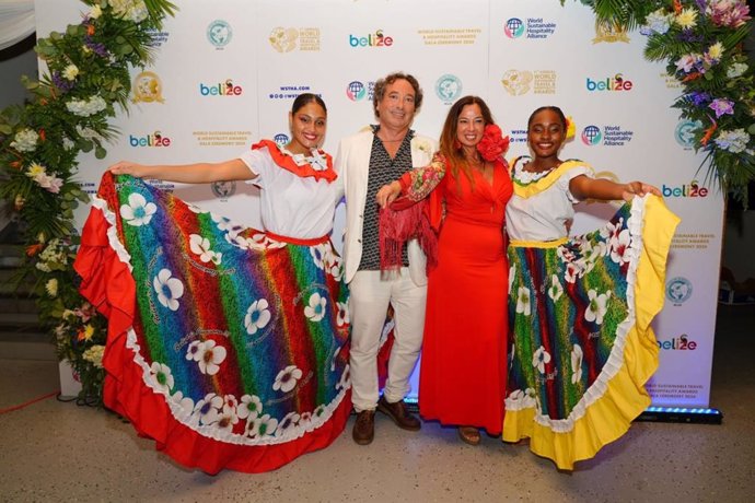 José Carlos Cuerda y Elena María Roldán Soto en la entrega de premios en Belice