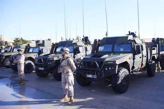 Archivo - Detalle de la exposición estática en el acuartelamiento durante la visita a las instalaciones de la Fuerza de Infantería de Marina en San Fernando. ARCHIVO.