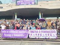 Vecinos de Moaña y de toda Galicia se concentran para condenar la muerte de Fadoua Akkar, en un nuevo crimen machista