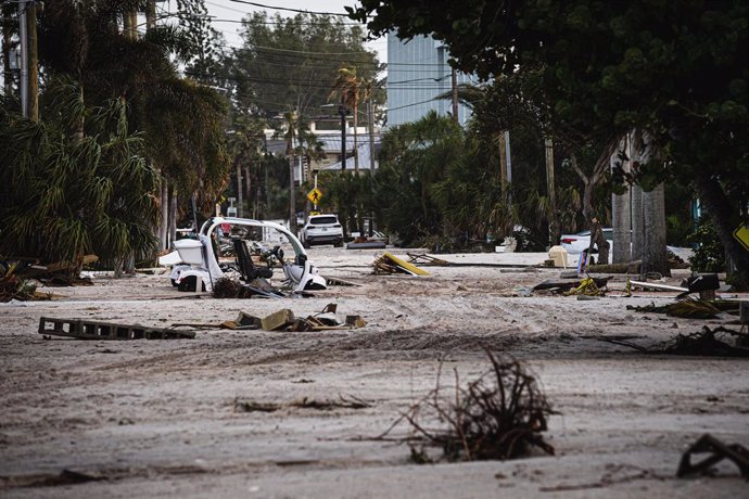 September 27, 2024, Treasure Island, Florida, USA: Fallen trees and property damage are present following the devastating effects of HURRICANE HELENE.