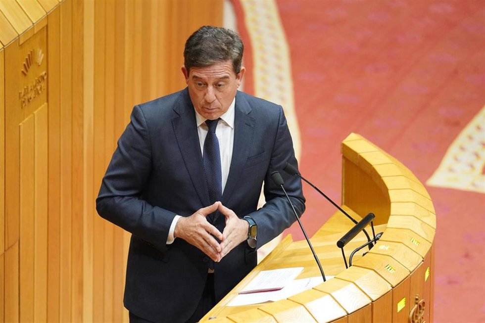 Archivo - El líder del PSdeG, José Ramón Gómez Besteiro, interviene durante el pleno de investidura, en el Parlamento gallego, a 11 de abril de 2024, en Santiago de Compostela, A Coruña, Galicia (España). Rueda ha sido investido presidente de la Xunta p
