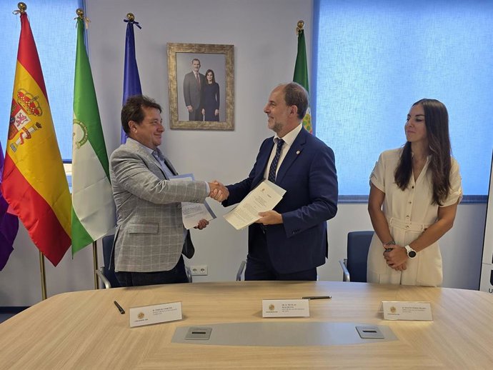 Firma del convenio de creación de la Cátedra Evolutio/UJA para el Desarrollo de Tecnologías Digitales.