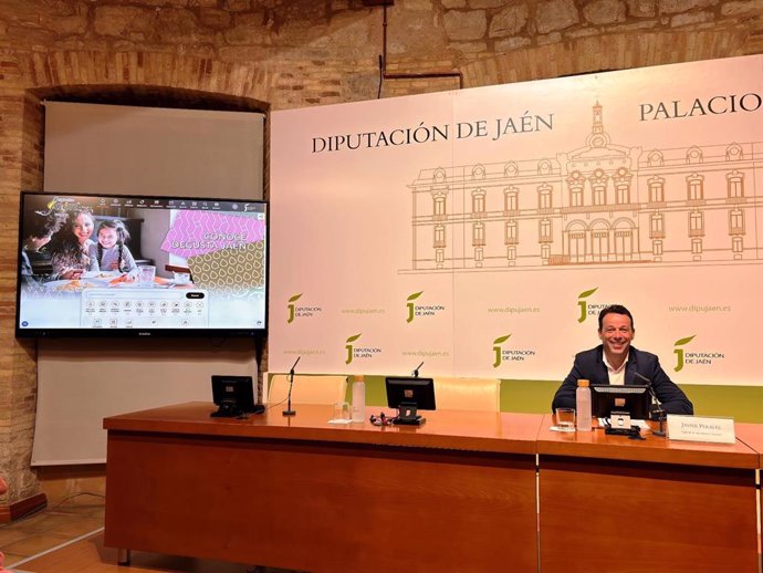 Javier Perales en la presentaicón de la nueva intranet