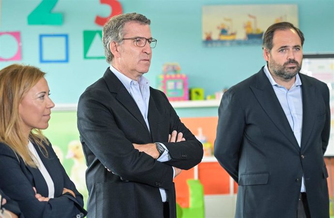 El presidente del Partido Popular, Alberto Núñez Feijóo, y el presiente regional del partido, Paco Núñez-