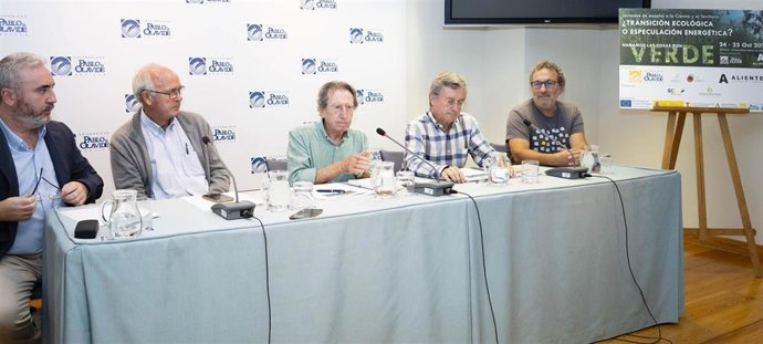 La UPO acoge unas jornadas para analizar la planificación en el sector de las energías renovables.