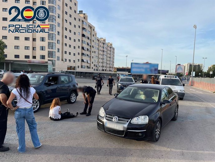 La Policia Nacional evita amb la seua ràpida actuació que un home continuara agredint a la seua exparella