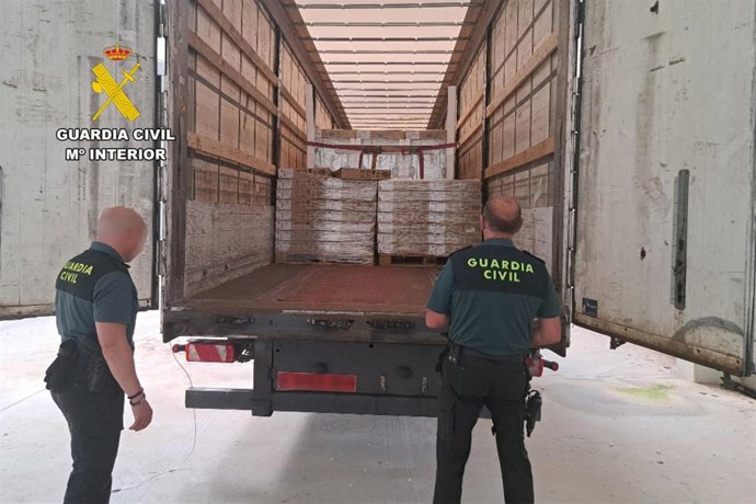 Detenidos dos hombres por el robo de un semirremolque cargado con electrodomésticos en Plaza.