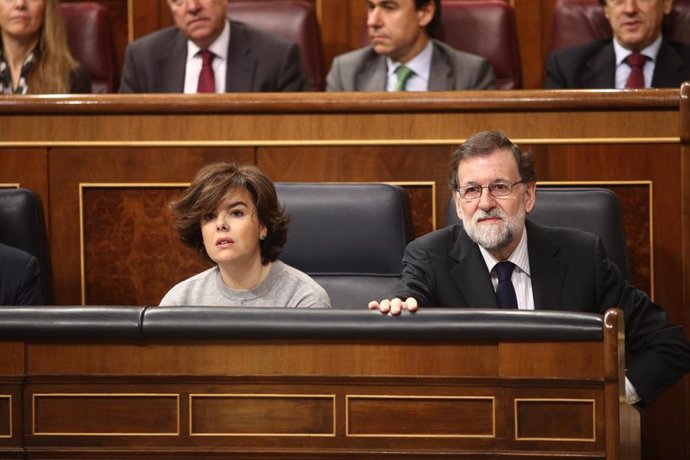 Archivo - Rajoy y Santamaría en la sesión de control al Gobierno en el Congreso