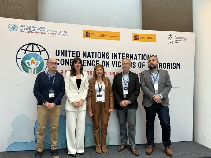 La consejera de Justicia y Derechos Humanos del Gobierno Vasco, María Jesús San José, (en el centro) , antes de intervenir en la Conferencia Internacional de Naciones Unidas sobre Víctimas del Terrorismo que se celebra entre este martes y miércoles en Vit