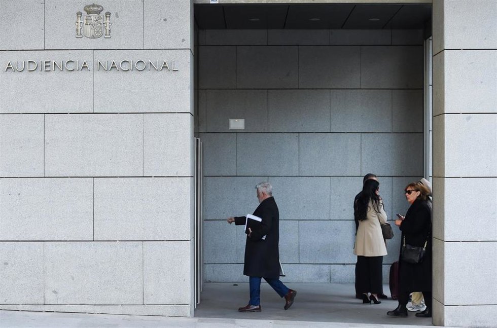 Archivo - El ex-interventor general de la Diputación de León Manuel Jesús 'Suso' López Sánchez a su llegada a la Audiencia Nacional para el juicio por la trama leonesa del caso Púnica, a 10 de noviembre de 2022, en Madrid (España). Los acusados se enf