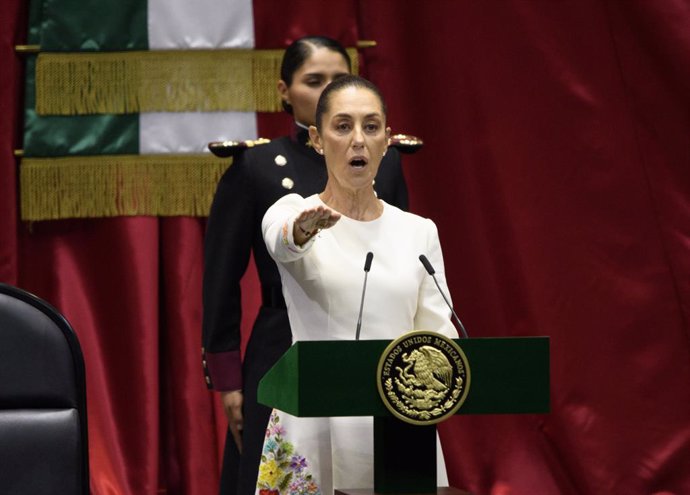 01 October 2024, Mexico, Mexico City: Claudia Sheinbaum takes her oath as the new President of Mexico. For the first time in Mexico's history, a woman heads the Latin American country. Photo: Jorge Nunez/ZUMA Press Wire/dpa