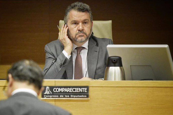 El presidente de la Comisión Nacional de Mercados y Valores (CNMV), Rodrigo Buenaventura, comparece durante la Comisión de Economía, Comercio y Transformación Digital en el Congreso de los Diputados, a 8 de octubre de 2024, en Madrid (España).